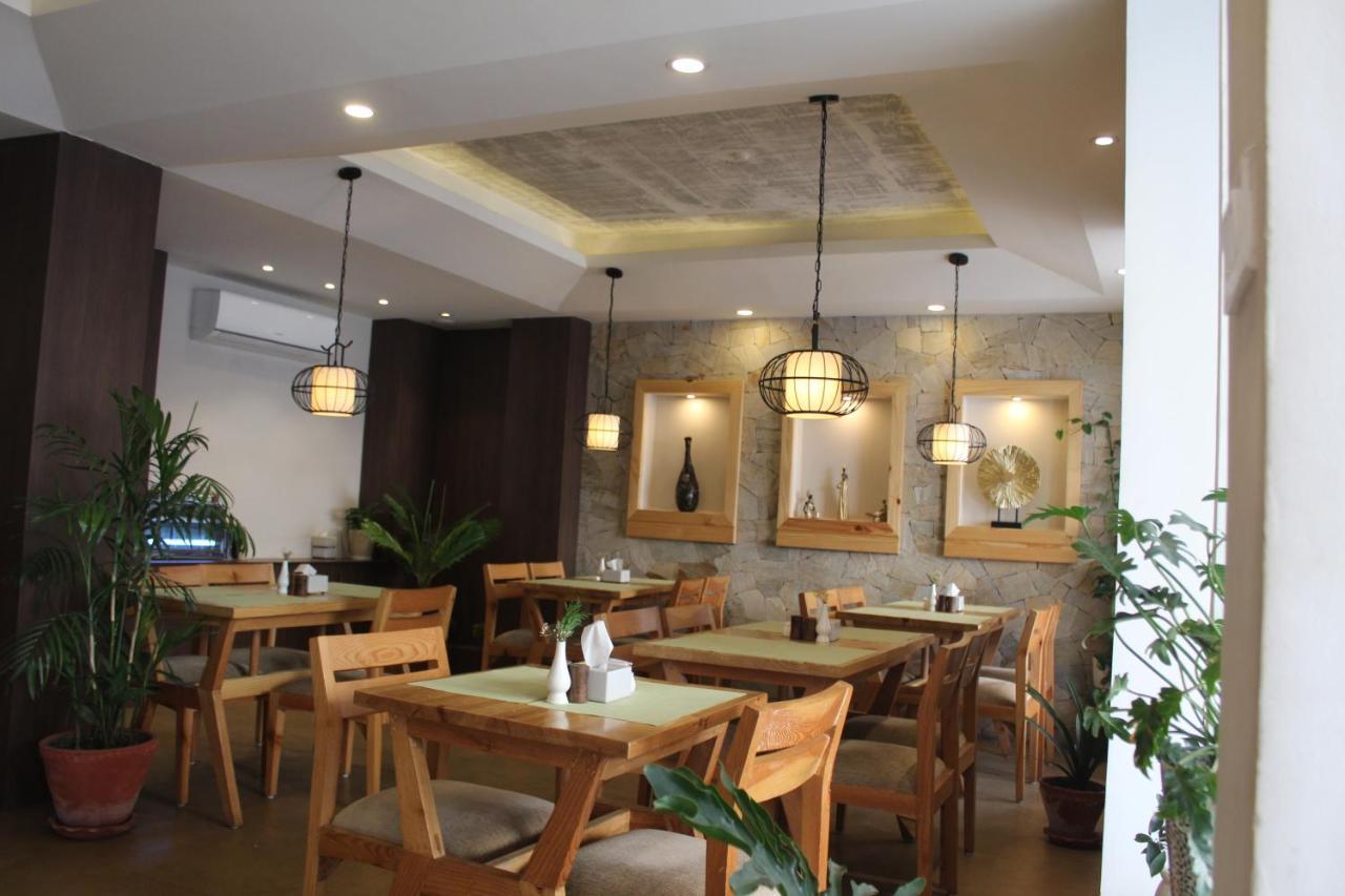 Vastu Boutique Hotel Катманду Экстерьер фото